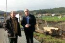 Manuel Rodríguez Sedano, Presidente de Fesan (a la izquierda en la foto), y el Alcalde de Brión, José Luís García García